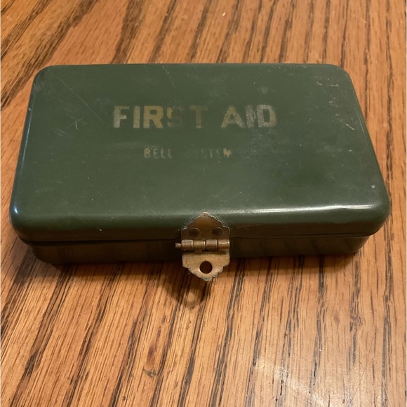 1950’s First Aid Metal box - Picture 1 of 6